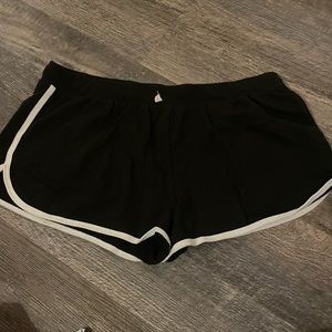 Women’s black soft shorts size XL